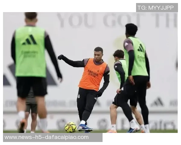 马卡评论姆巴佩薪资争议强调书面合同的重要性与口头承诺的局限性